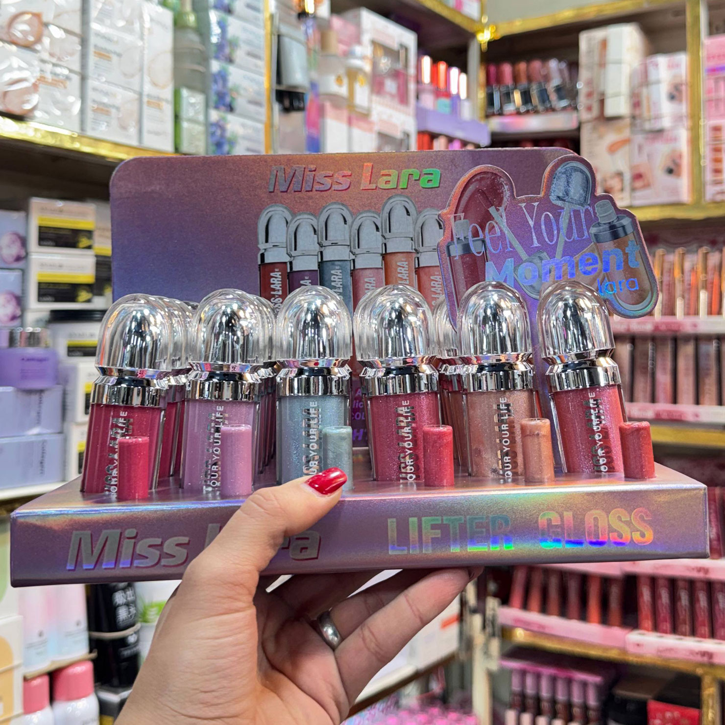 شاین لب میس لارا مدل Lifter Gloss طرح کیکو